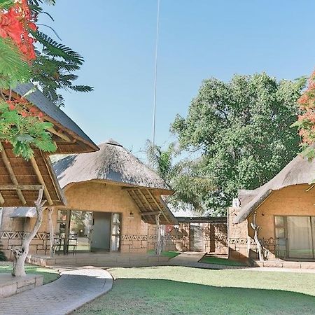 Tshukudiba Game Lodge Tom Burke Экстерьер фото